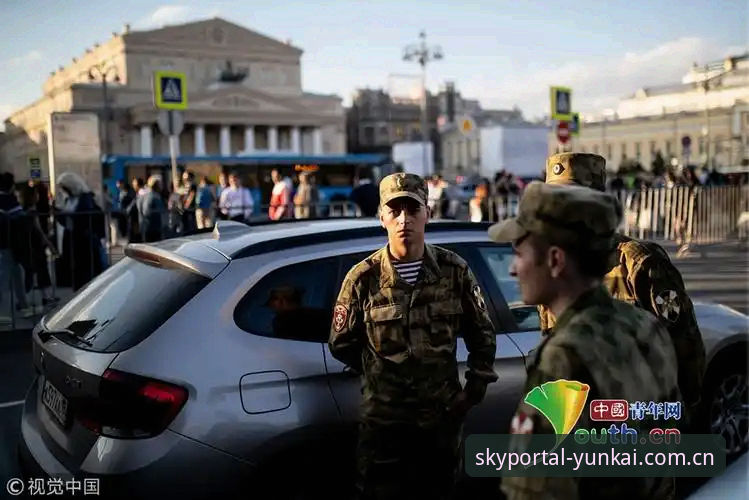 世界杯安保策略生变：英国警员赴美人数骤降背后的深层逻辑